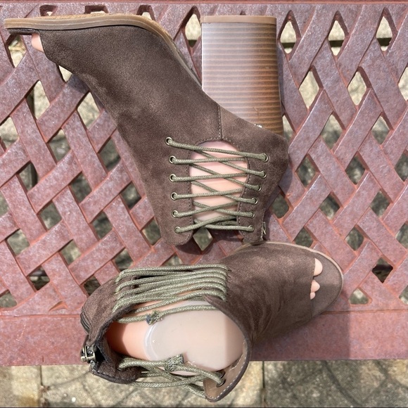 💋BAMBOO Vegan Suede Zip Back Open Toe Ankle Heeled Booties - Picture 10 of 14